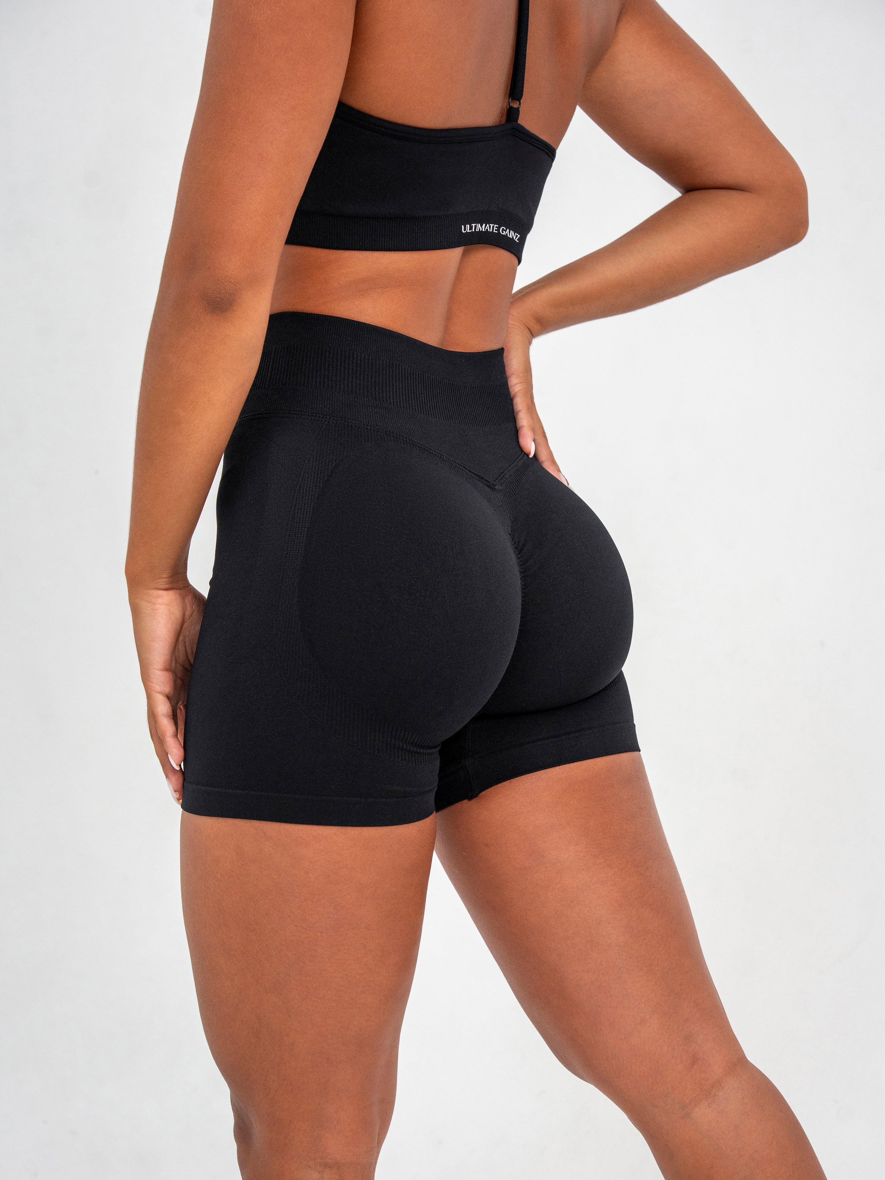 Luna | Premium Seamless Scrunch Short - Black