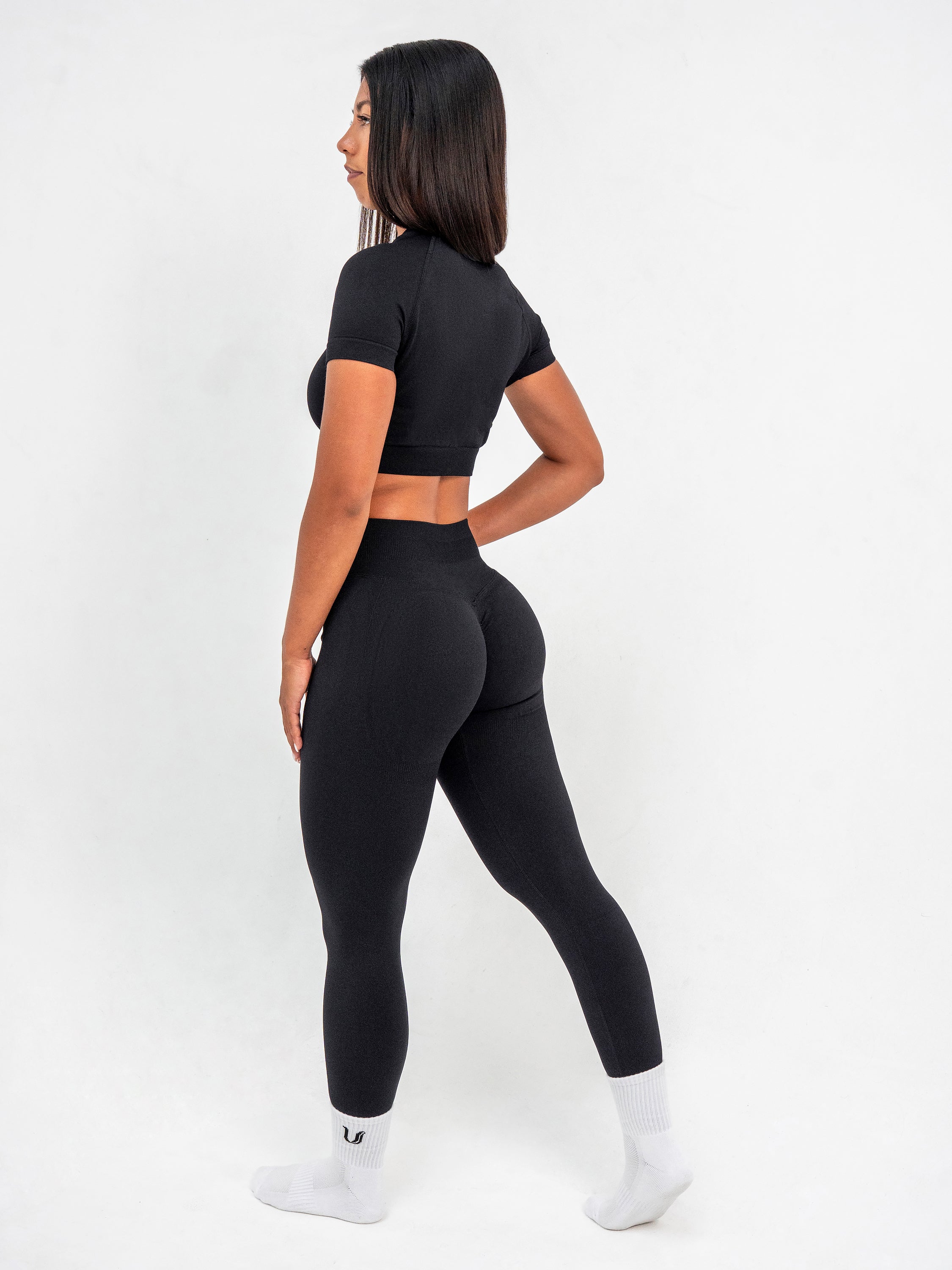 Luna | Premium Seamless Crop Top - Black