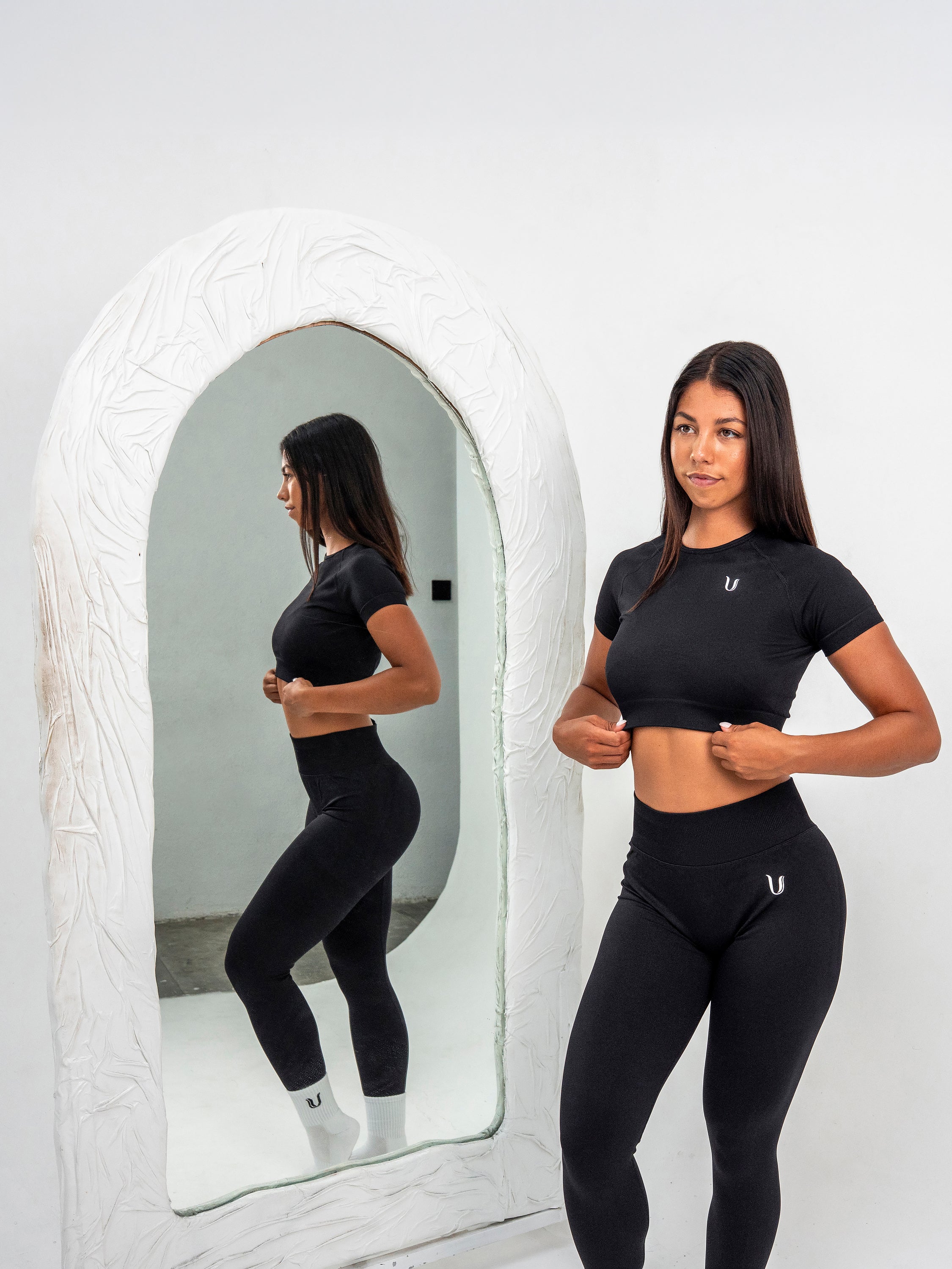 Luna | Premium Seamless Crop Top - Black