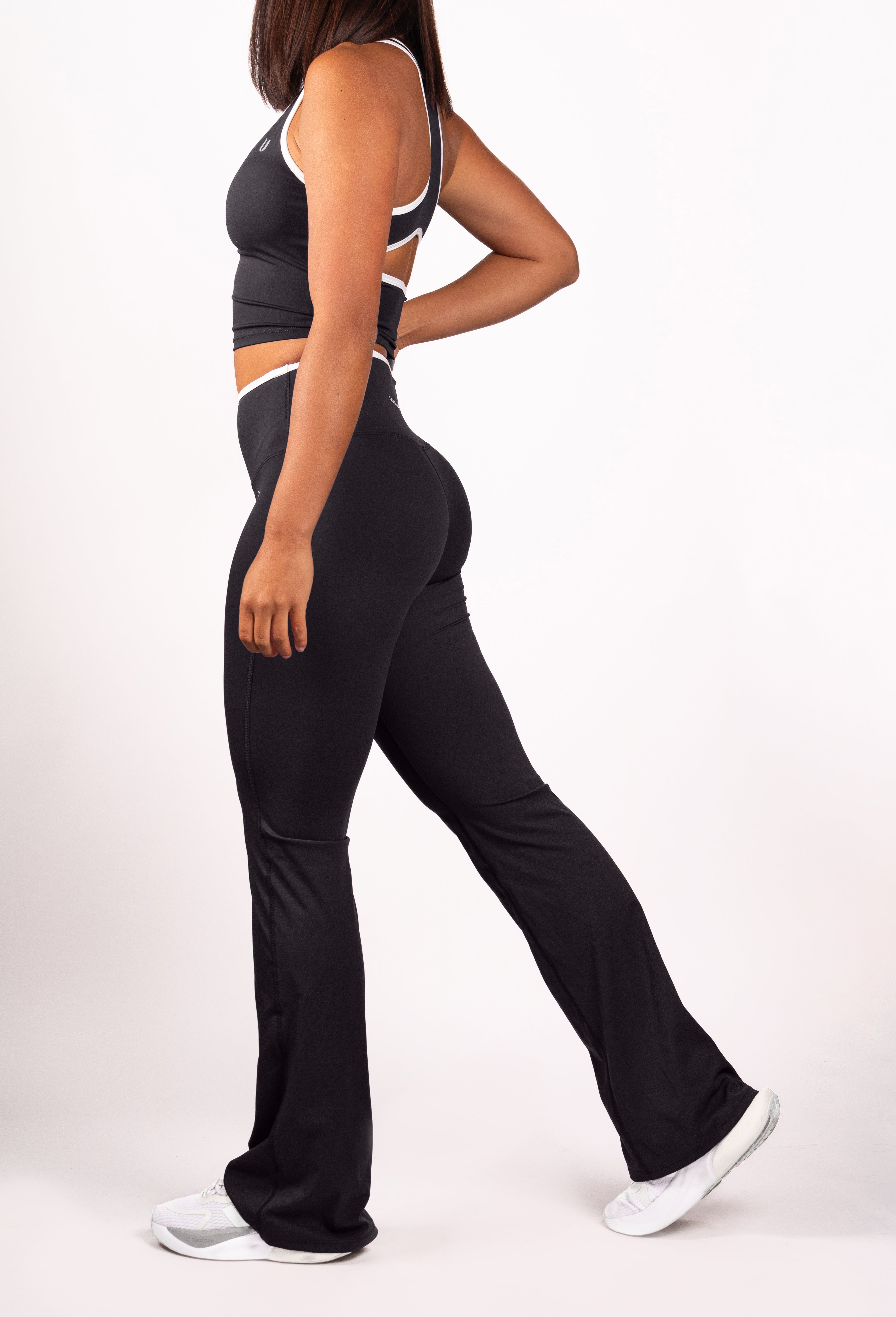 Ivy | Flare Legging – Negro